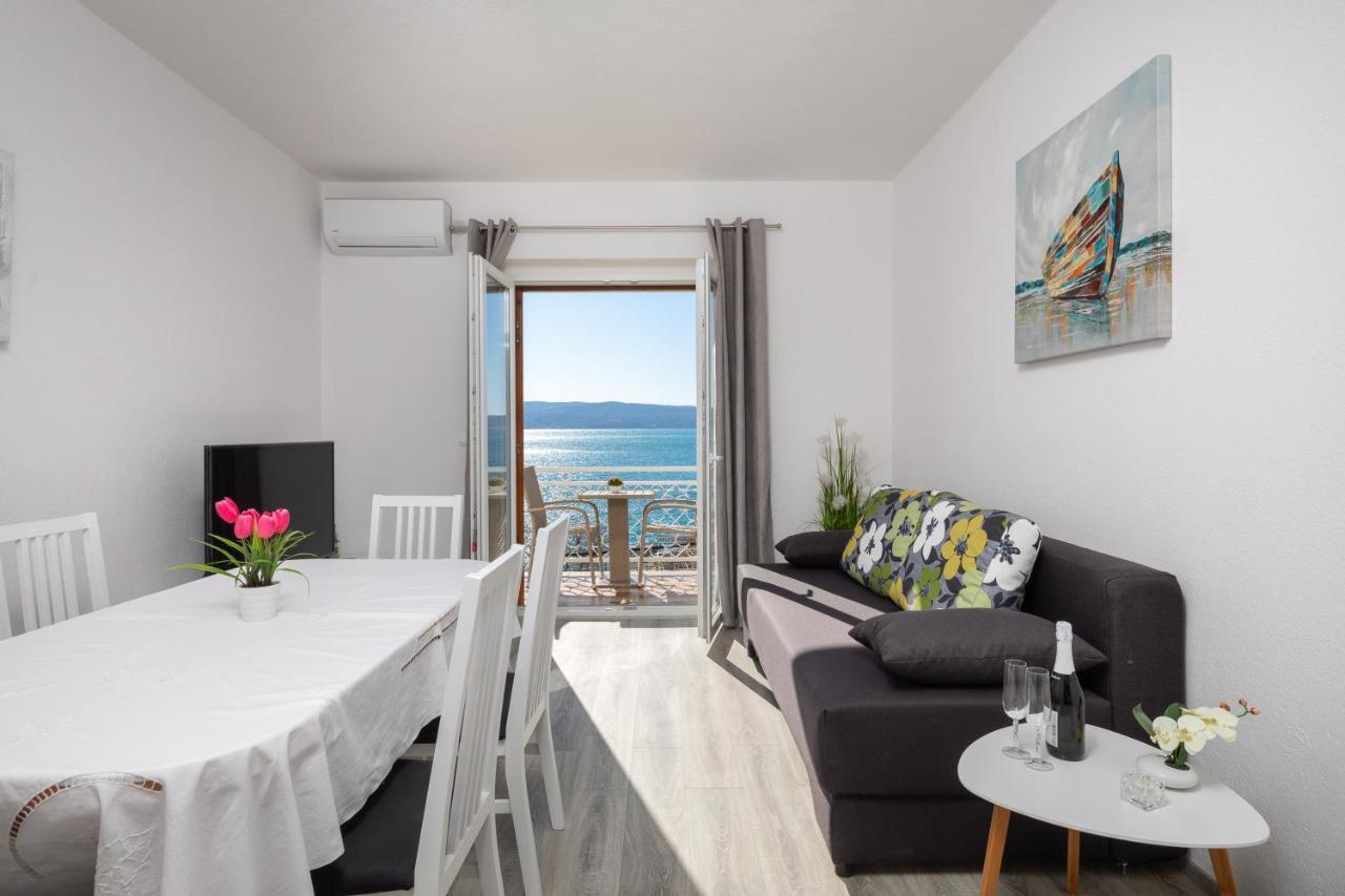 Apartments 20 Meters From The Beach 耶塞尼采 外观 照片